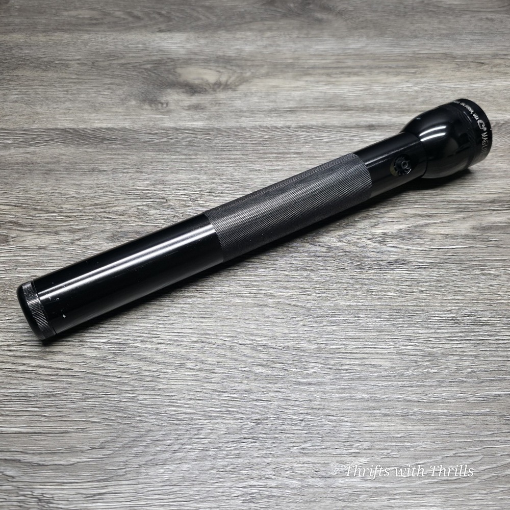Vintage Mag-Lite Flashlight - Heavy Duty 4D Cell - Black 14" Flashlight